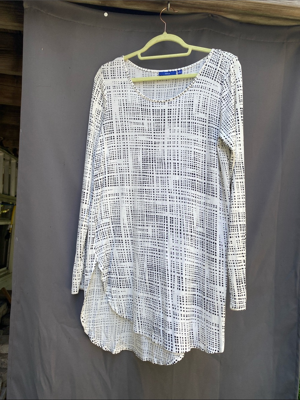 Apt. 9 White and Black Asymmetrical Long Sleeve Tunic Dress